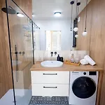Odnowa Z Widokiem Na Morze, Basen I Jacuzzi Apartamento *