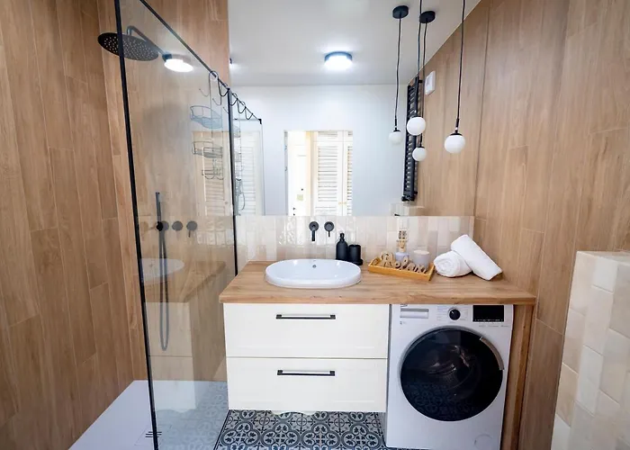 Odnowa Z Widokiem Na Morze, Basen I Jacuzzi Appartamento *