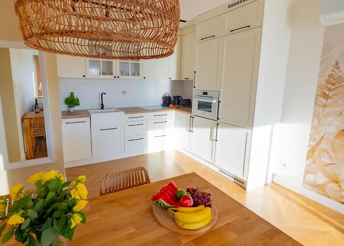 Appartamento Odnowa Z Widokiem Na Morze, Basen I Jacuzzi