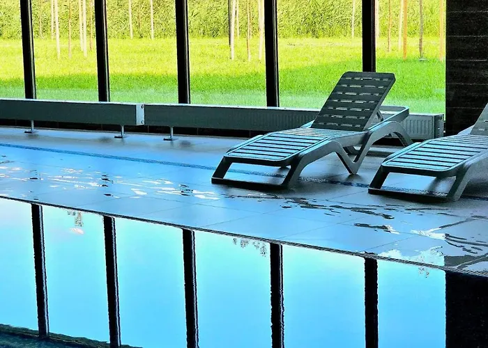 Odnowa Z Widokiem Na Morze, Basen I Jacuzzi Lägenhet